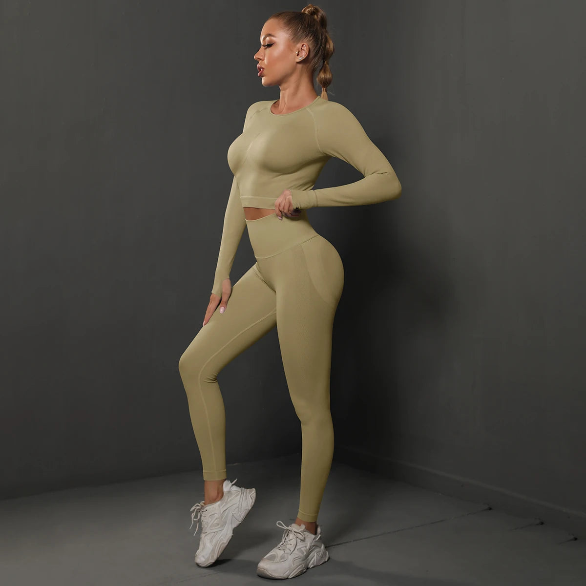 Womens Gym Tracksuit: Seamless Tight Fit